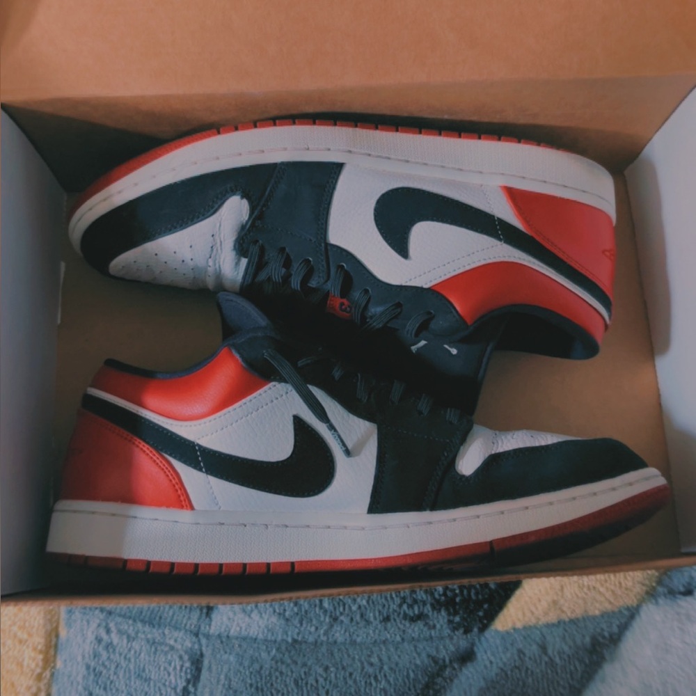 Nike Jordan 1 low shoes size 10